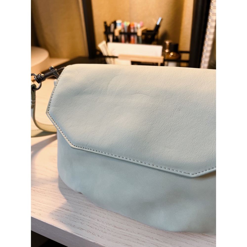 Euc Universal Thread Mint Pouch/Crossbody - image 2